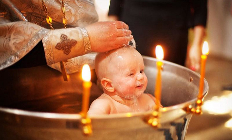 можно ли крестить ребенка дома